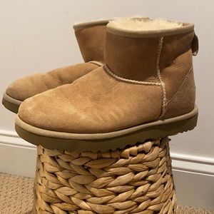 Sand mini ugg